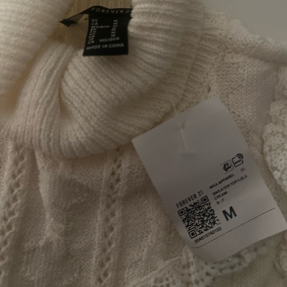 NWT Forever 21 Cream Cable Knit Lace Turtleneck Sweater. Size Medium. - Picture 6 of 6
